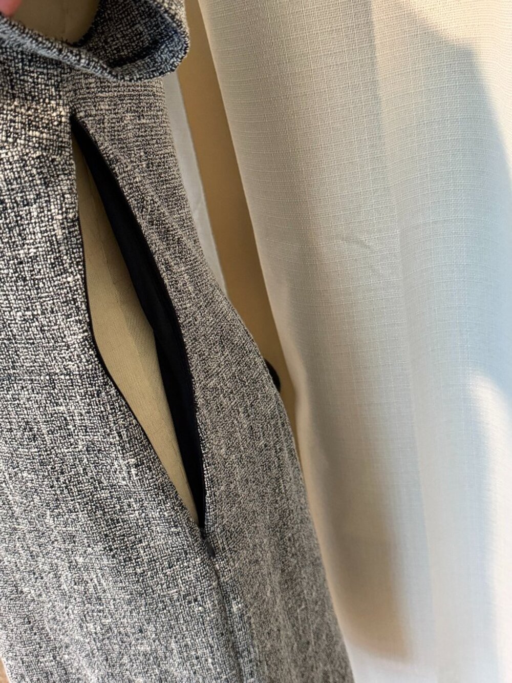 Banana Republic Gray Textured Business Casual Dress - Size 4 - Picture 4 of 11